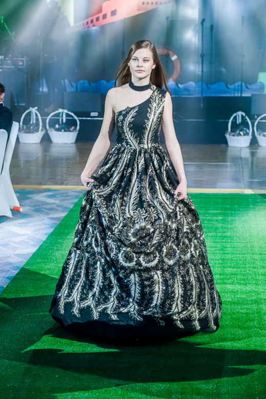 ELA PIORUN, ss2018, 16