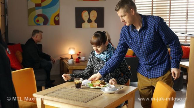 M jak miłość. Paweł Zduński (Rafał Mroczek), Janka Jane Buford (Joanna Osyda)