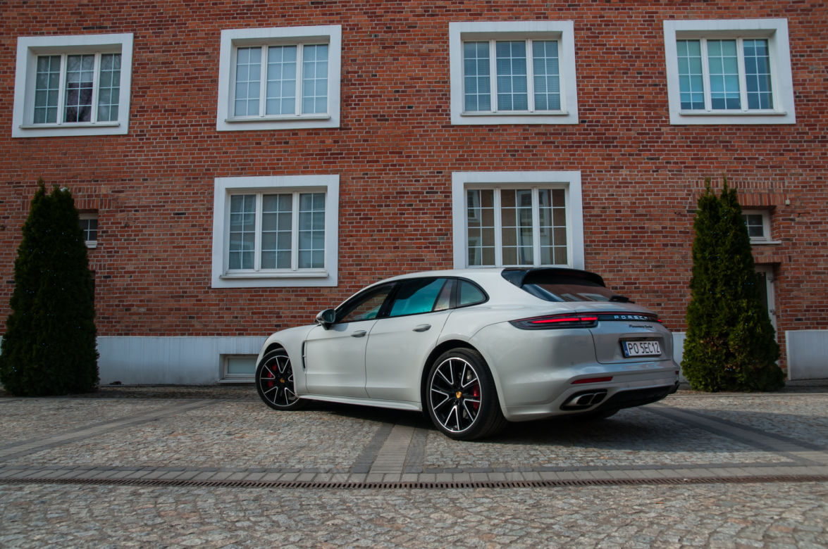 Porsche Panamera Turbo Sport Turismo 4.0 V8 550 KM