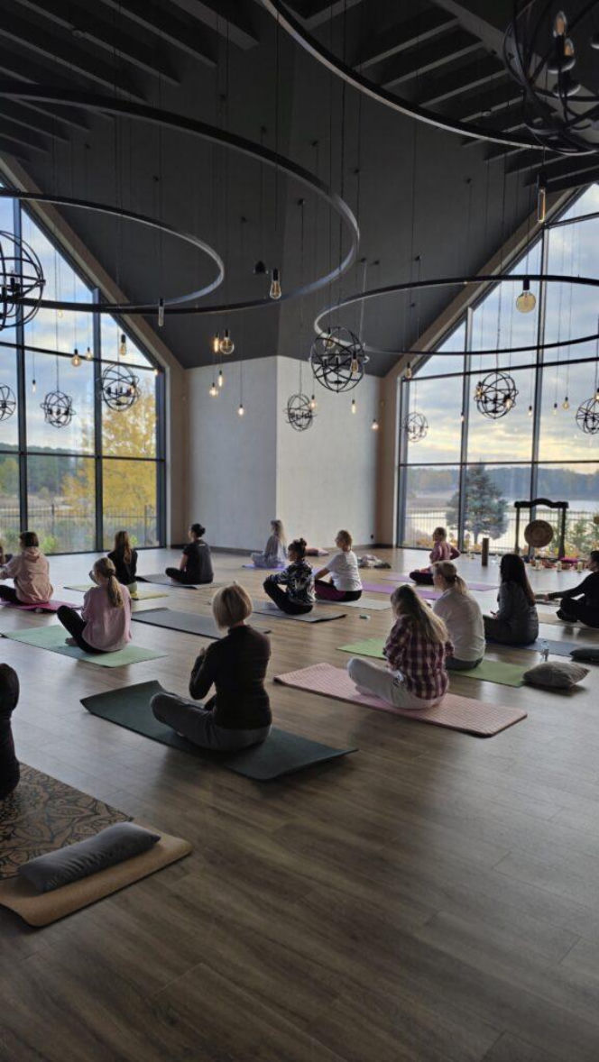 Camp w Równowadze: Profilaktyka, joga i kobieca siła. Wyjątkowe wydarzenie w województwie świętokrzyskim