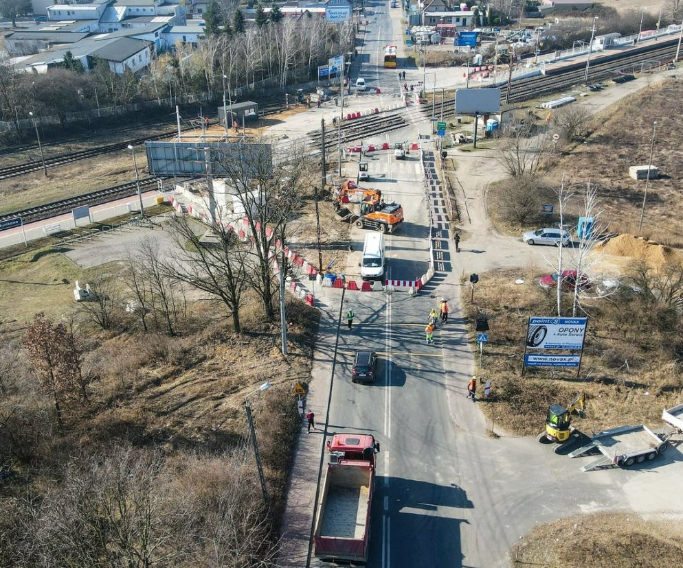 Przy przejeździe kolejowym wzdłuż ul. Grunwaldzkiej zmieni się organizacja ruchu dla pieszych i rowerzystów 
