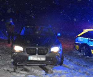 Straszne! Pijany 34-latek uciekał przed policjantami. W aucie małe dzieci