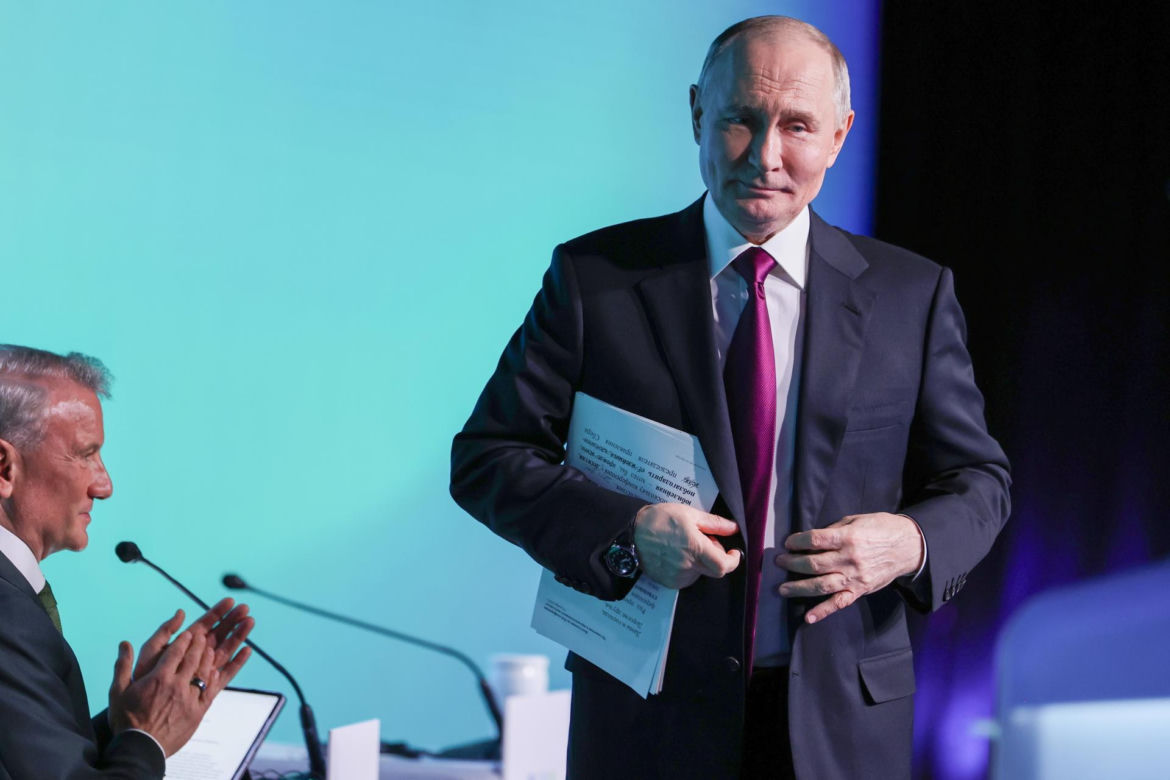Robot podszedł do Putina! Nie zgadniesz, co zrobił potem
