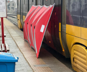 Pasażer zmarł w tramwaju na Ochocie. Na miejscu pracowały służby