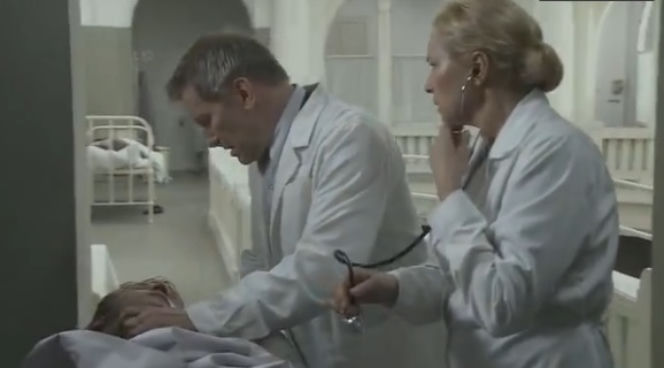 Czas honoru 6 sezon odc. 77. Otto Kirchner (Jacek Mikołajczak), Maria Konarska (Katarzyna Gniewkowska)