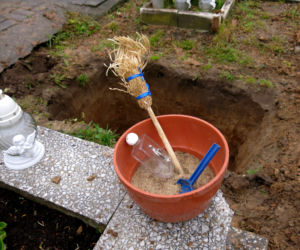 Zambrów. Pogrzeb noworodka znalezionego na wysypisku śmieci