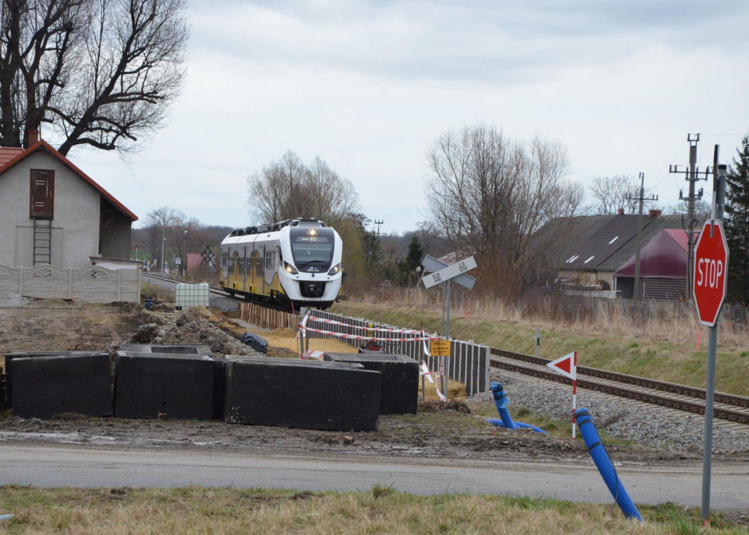 Budują nowe stacje kolejowe koło Wrocławia. Kiedy będą gotowe dla podróżnych? 