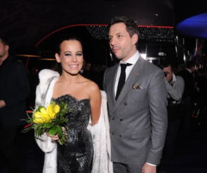 WOŚP 20 Finał - Anna Mucha oddała na aukcję SUKIENKĘ z premiery Och Karol 2