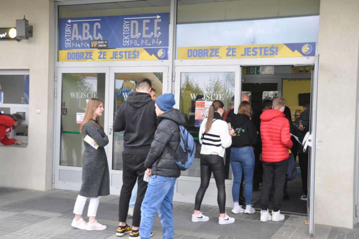 Kibice Industrii Kielce przed meczem z SC Magdeburg