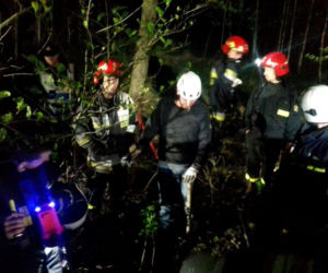 Kierowca cysterny uciekał przed piratem drogowym. Wpadł do rowu [ZDJĘCIA]
