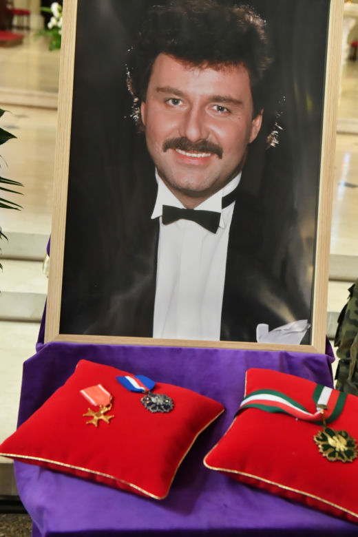 	Pogrzeb Krzysztofa Krawczyka. Nabożeństwo żałobne w łódzkiej archikatedrze
