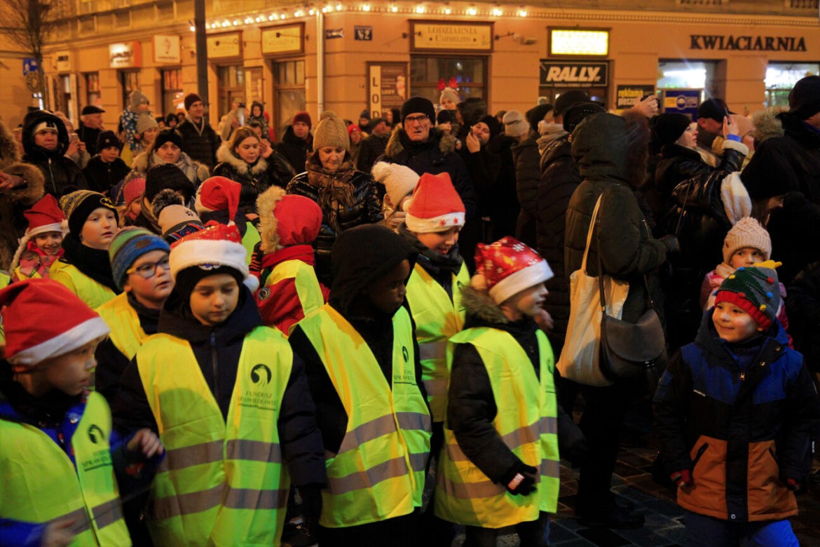 Lublin gotowy na święta! Świąteczne iluminacje już zdobią centrum miasta