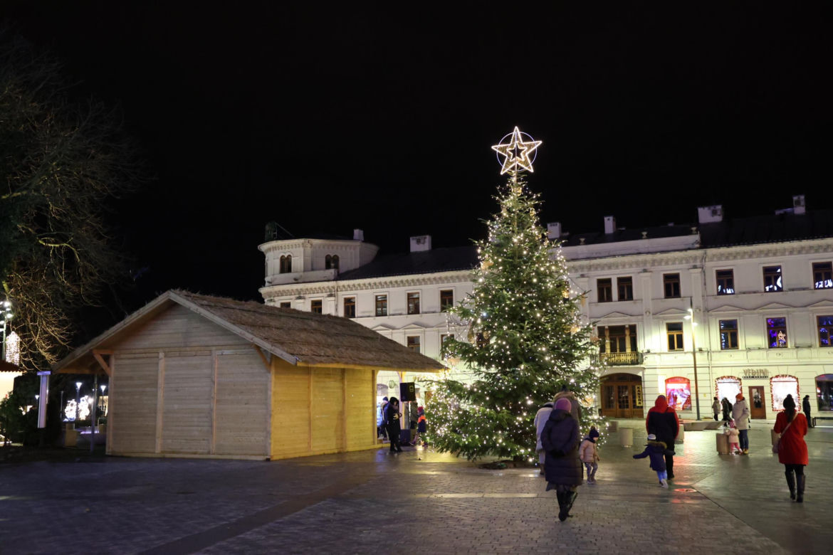 Drugi dzień świąt w centrum Lublina. Deszczowa pogoda nie odstraszyła spacerowiczów!