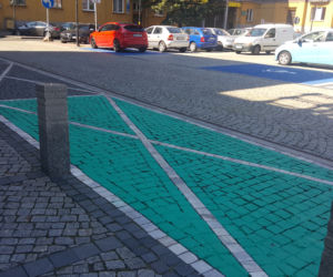 Parking dla rodziców z dzieckiem przed Urzędem Miasta w Sosnowcu