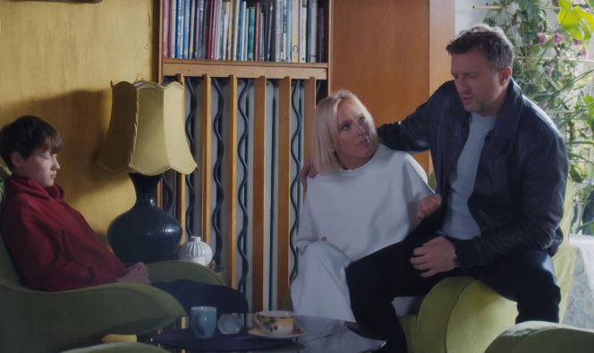 M jak miłość odc. 1920. Dorota (Iwona Rejzner), Bartek (Arkadiusz Smoleński), Franek (Jarosław Śmigielski)