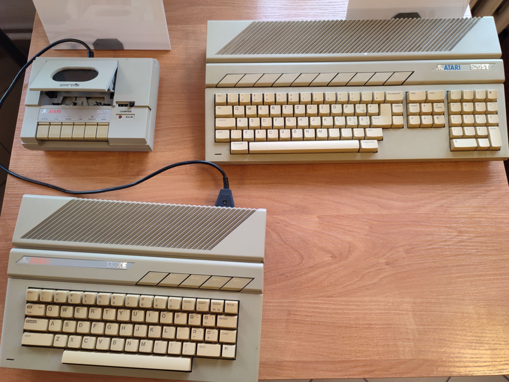 Wystawa retro komputerów w Bursie Międzyszkolnej w Lesznie