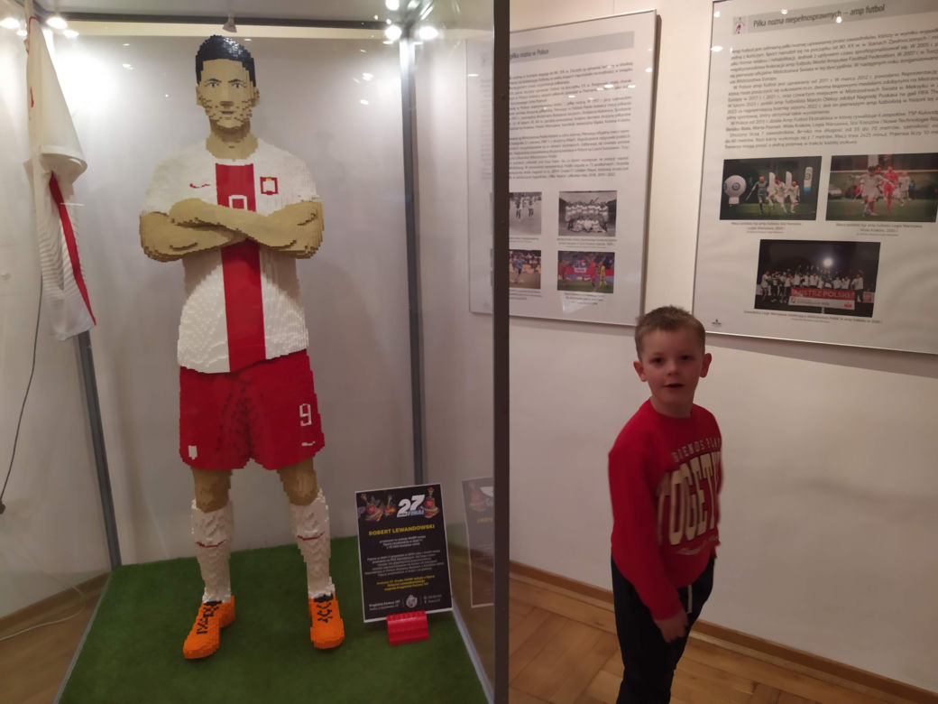 Zdjęcia z otwarcia wystawy o historii piłki nożnej w siedleckim Muzeum Regionalnym