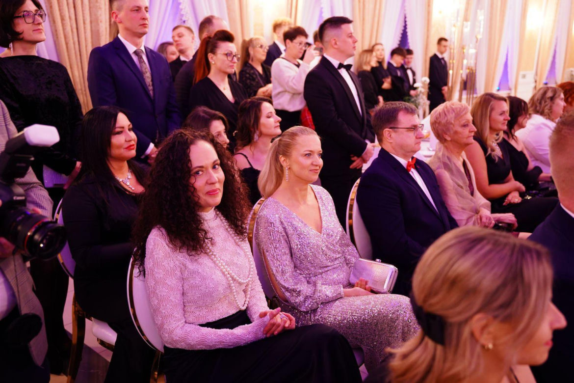 Uczniowie ZSP nr 6 w Siedlcach bawili się na studniówce. Zobacz zdjęcia!