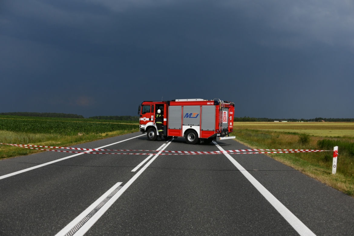 Tragiczny wypadek w Krzepicach. Auto czołowo zderzyło się z TIRem
