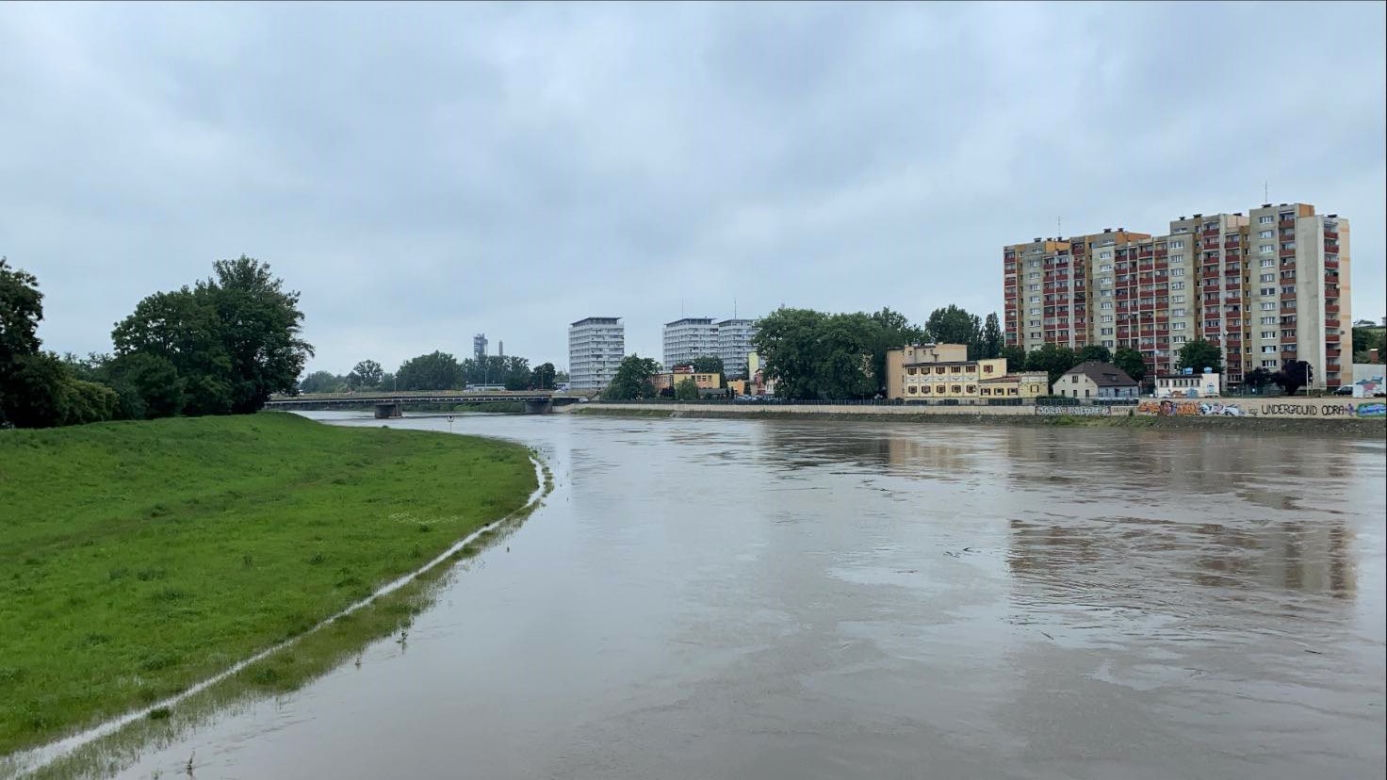 Odra wylewa? Opole czeka na drugą falę!