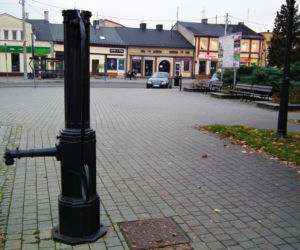 To jedno z najpiękniejszych miast w województwie łódzkim. Kiedyś było związane z Krakowem