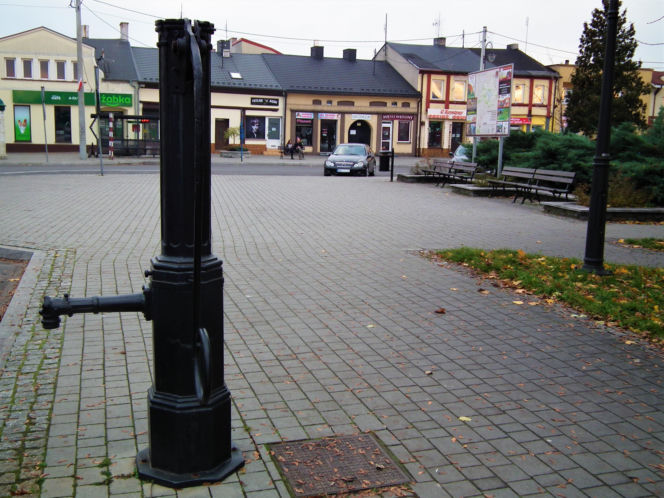 To jedno z najpiękniejszych miast w województwie łódzkim. Kiedyś było związane z Krakowem