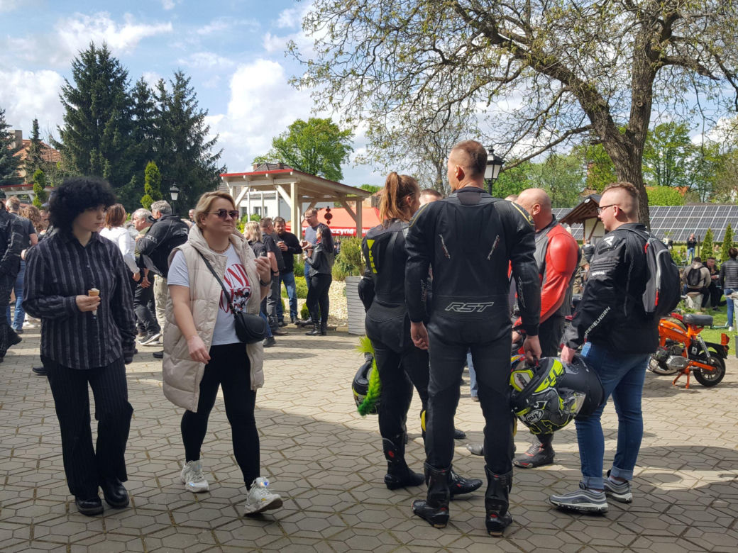 ​Setki motocyklistów na Wiosennym Święceniu Motocykli w Rydzynie