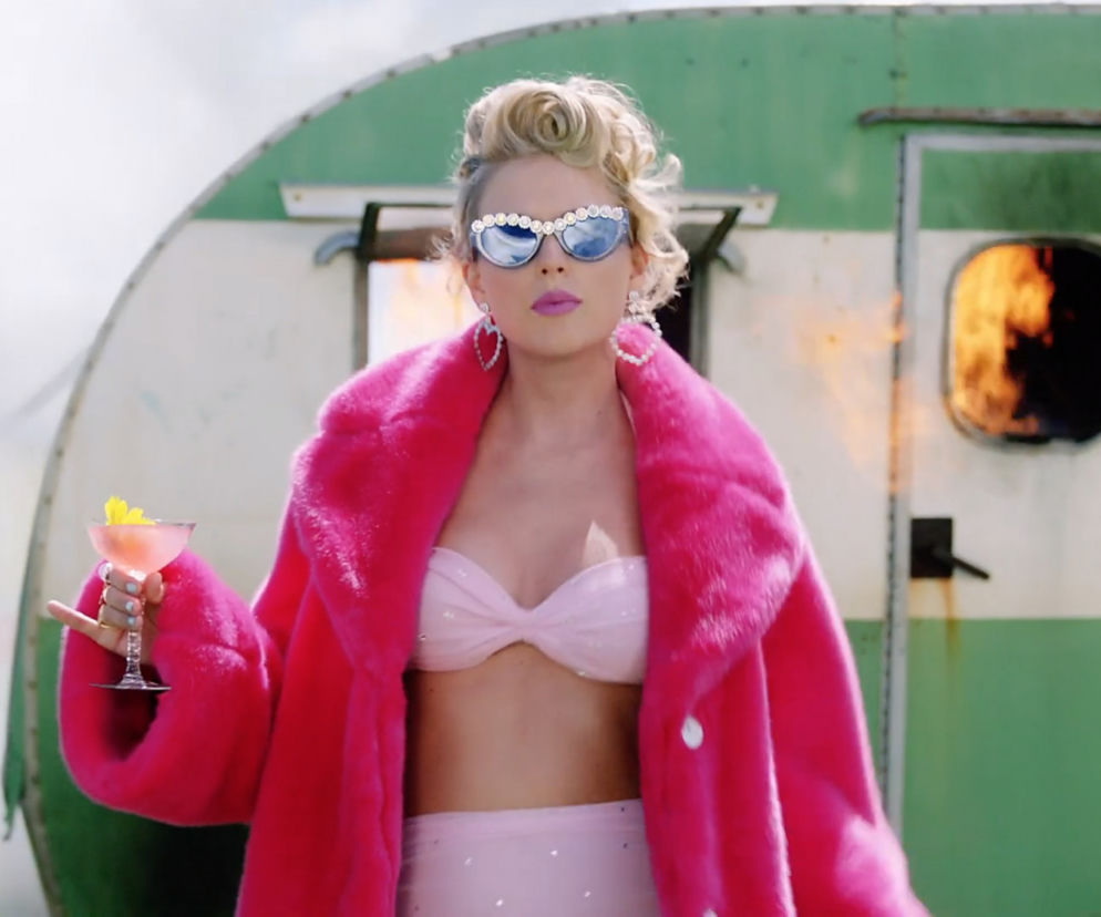 Taylor Swift w You Need To Calm Down