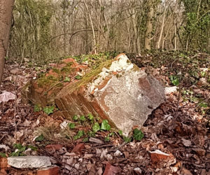 Wieża Baresela nad Jeziorem Szmaragdowym