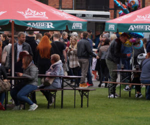 Festiwal Food Trucków 2021. Restauracje na kółkach zaparkowały na Wyspie Młyńskiej
