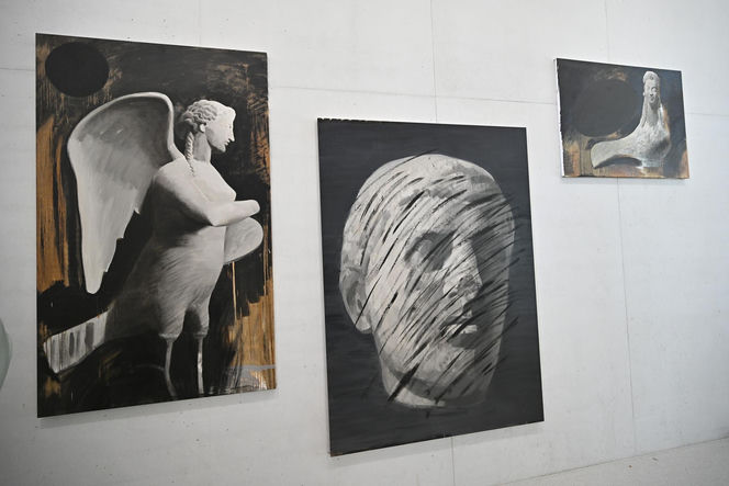 Wanny, buty i manekiny za 851 tys. zł? Ale sztuka! „To jedna z najbardziej wpływowych artystek na świecie”