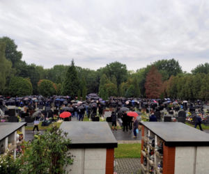 Tłumy ludzi pożegnały zamordowanego kibica w Krakowie