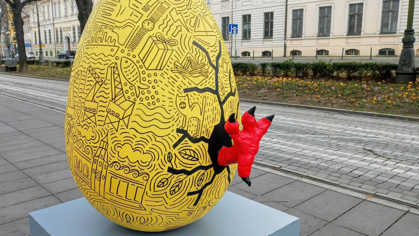 Gigantyczne pisanki w Alei Kwiatowej