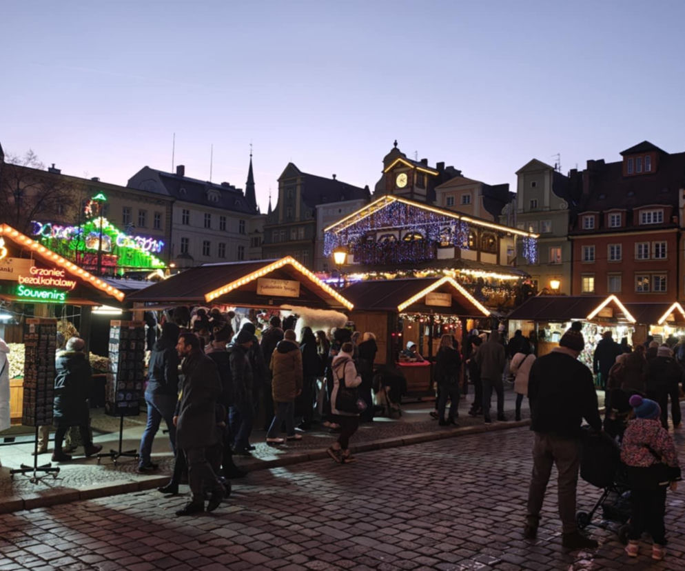 Jarmark we Wrocławiu 2025. Tyle wydasz na grzańca i przysmaki