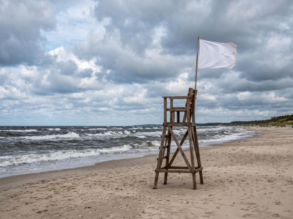 Sinice Dąbki. Czy w Dąbkach można się kąpać 10.08? Flaga, warunki pogodowe