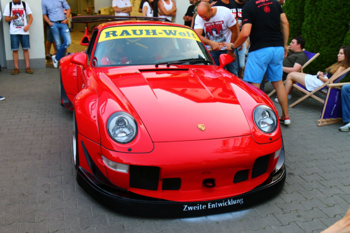 Akira Nakai San buduje Porsche 911 RWB
