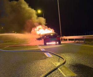 Mustang stanął w płomieniach na S3. Akcja strażaków na Dolnym Śląsku