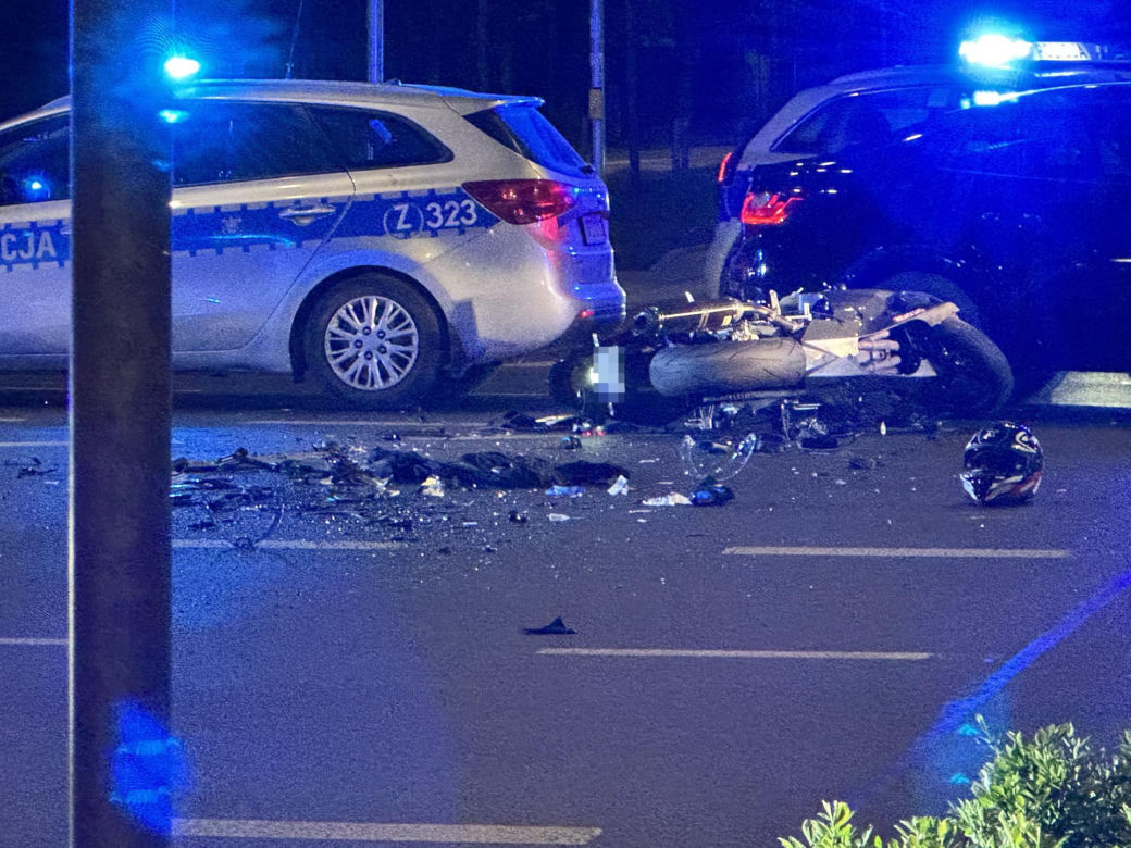 Zderzenie motocykla z radiowozem policji