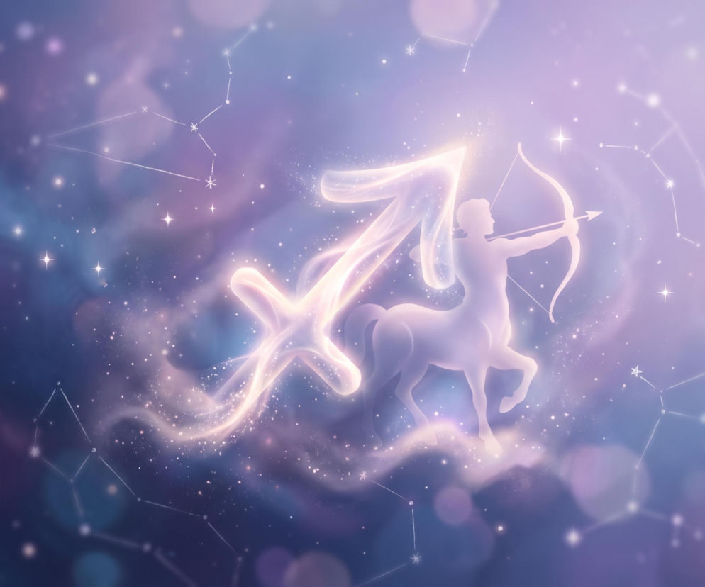 Znak zodiaku Strzelec na tle gwieździstego nieba. O horoskopie dziennym dla Strzelca przeczytasz na Eska.