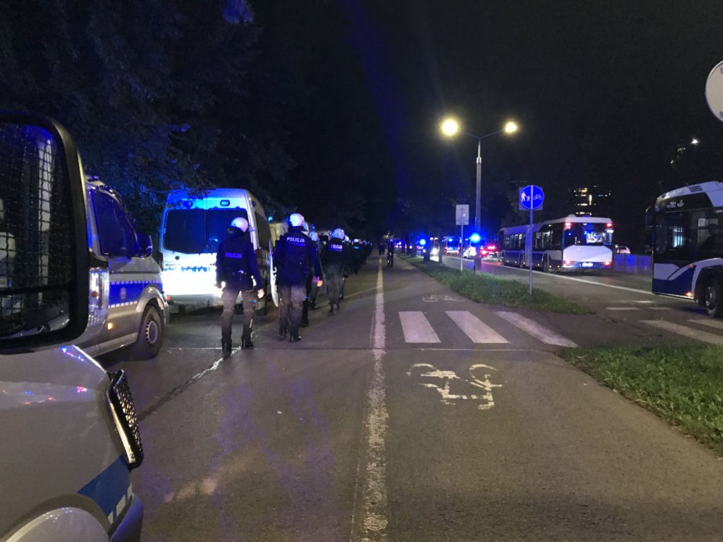 Kraków. Posypały się mandaty po meczu Wisła-Legia. Kibiców pilnowało 500 policjantów