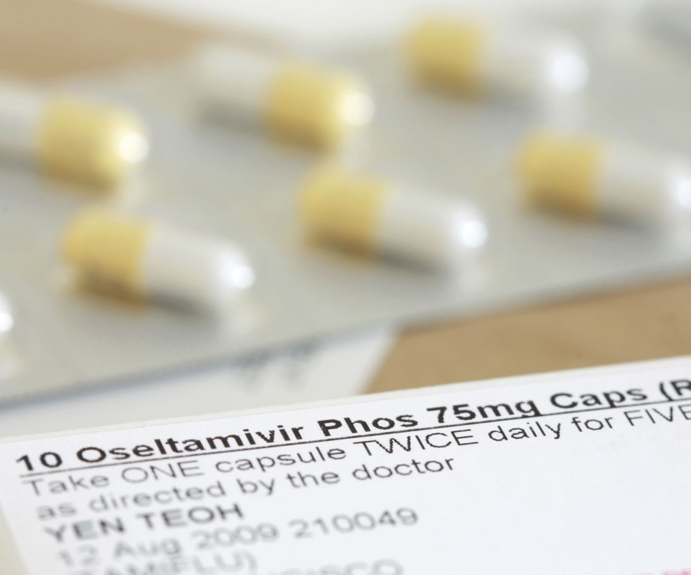 Tamiflu: lek na grypę AH1N1 - dawkowanie. Kto powinien brać tamiflu?