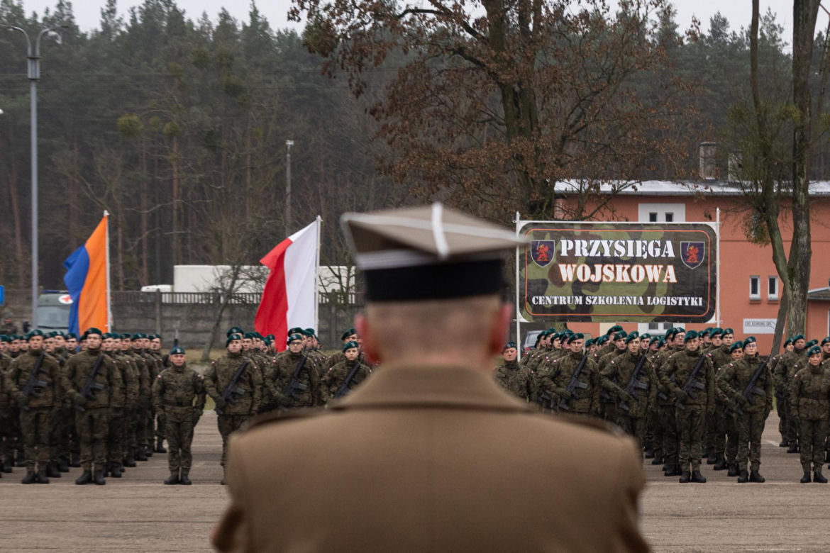 Karol Nawrocki pojawił się na przysiędze żołnierskiej kolegi z ringu