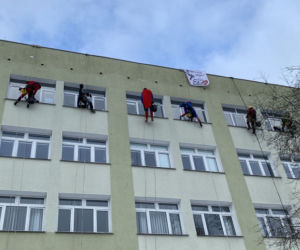 Finał WOŚP 2021 Gdańsku. Alpiniści umyli okna w szpitalach 31.01.2021