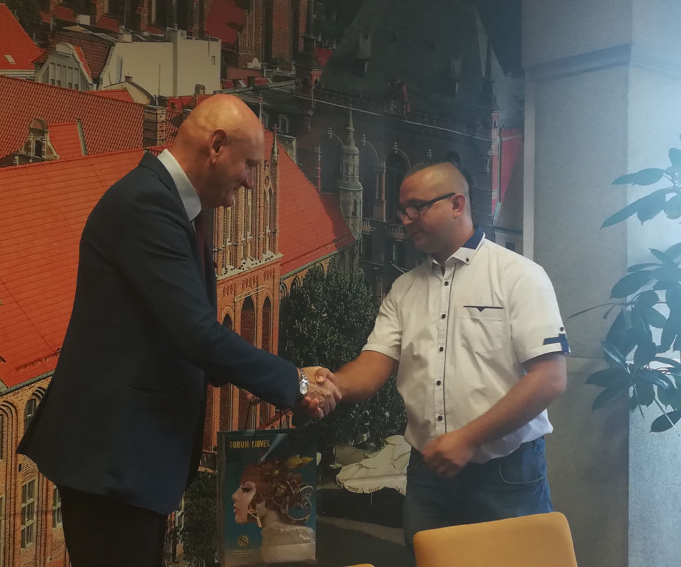 Nagrodzenie kierowcy MZK w Toruniu