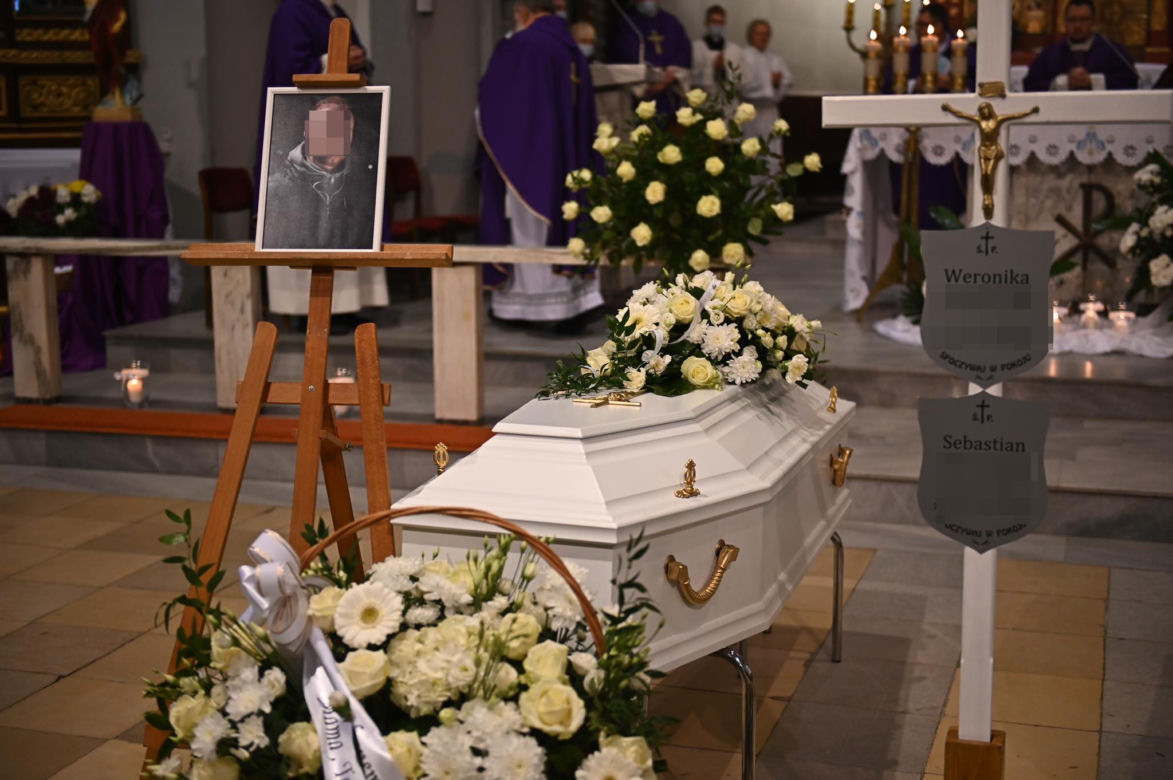 Pogrzeb Weroniki i Sebastiana. Ostatnia droga rodzeństwa