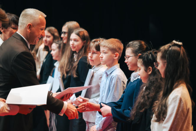 Najzdolniejsi uczniowie odebrali stypendia Prezydenta Miasta Siedlce
