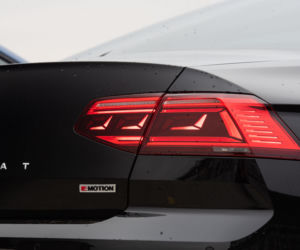 Volkswagen Passat Elegance vs Skoda Superb Sportline