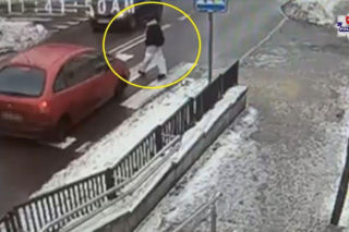 Potrącenie na pasach. 18-latka trafiła do szpitala. Szokujące nagranie