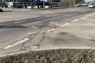 Stan lubelskich dróg w ogniu krytyki. Radni alarmują, że nawierzchnia pozostawia wiele do życzenia i zagraża bezpieczeństwu