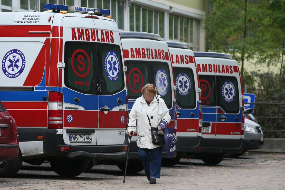 Seniorzy bronią oddziału geriatrycznego.